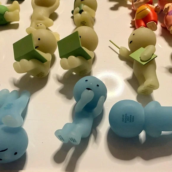 Authentic Smiski and Sonny Angel collection bundle set - Picture 4 of 6